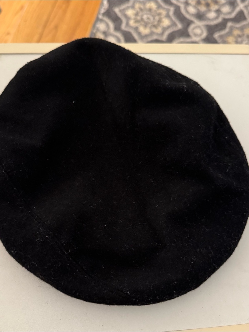 Barneys New York Black Cashmere Beret - Men's Hat